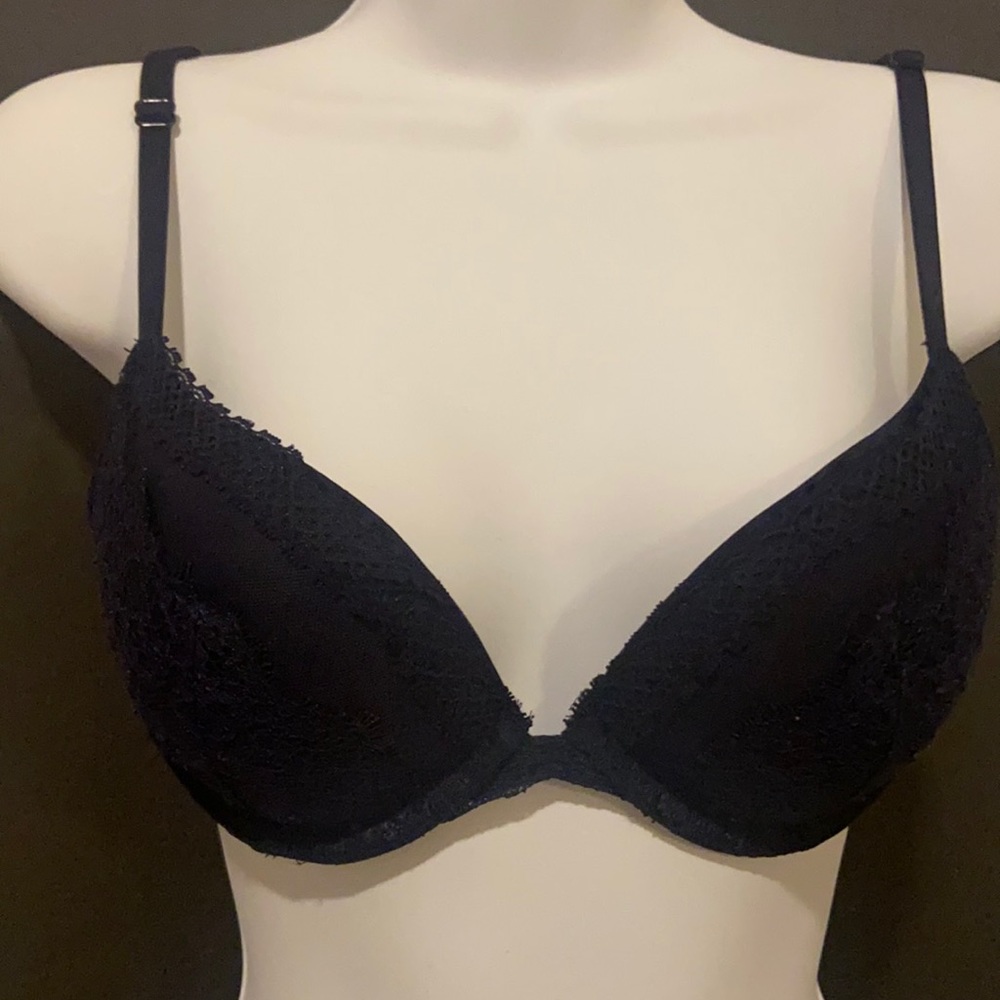 Beautiful padded bra worn once  32c